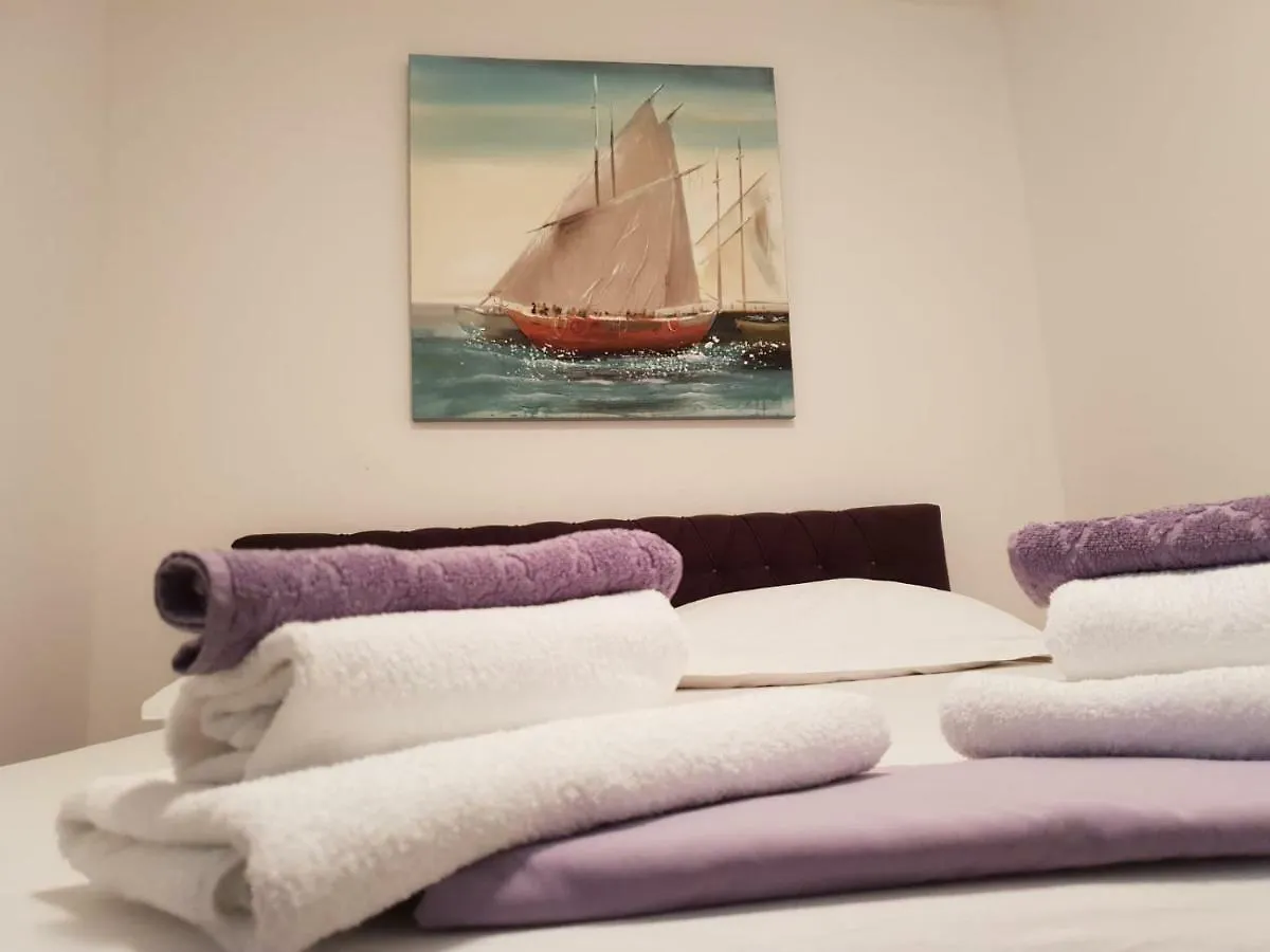 Deluxe Apartment Nika Kastela 0*,